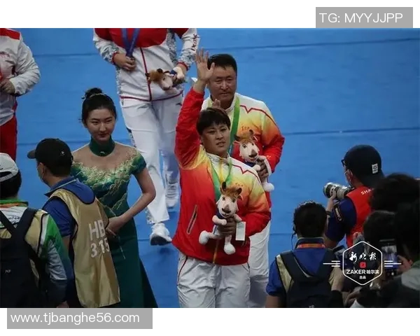 专访李军:深入探讨篮球成功背后的秘诀与心路历程 专访李军:深入探讨篮球成功背后的秘诀与心路历程